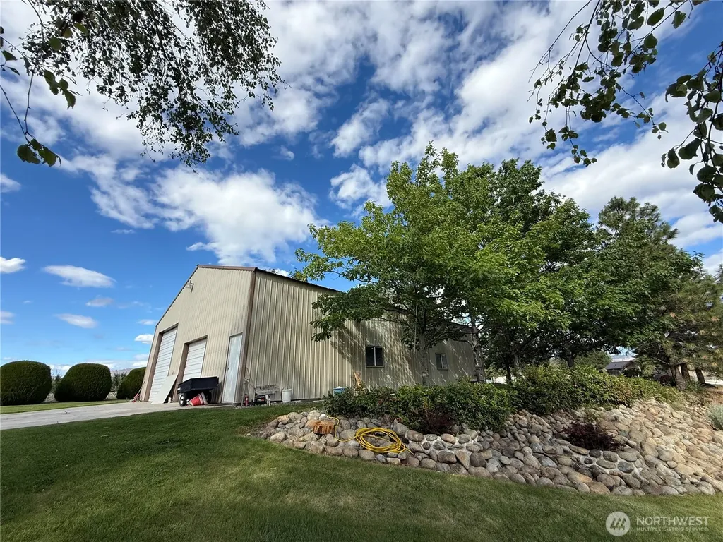 24 Valley View Drive Omak WA 98841