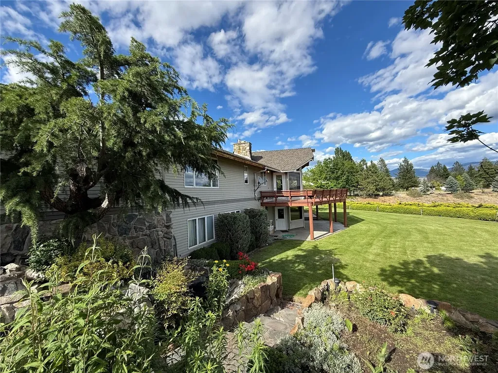 24 Valley View Drive Omak WA 98841