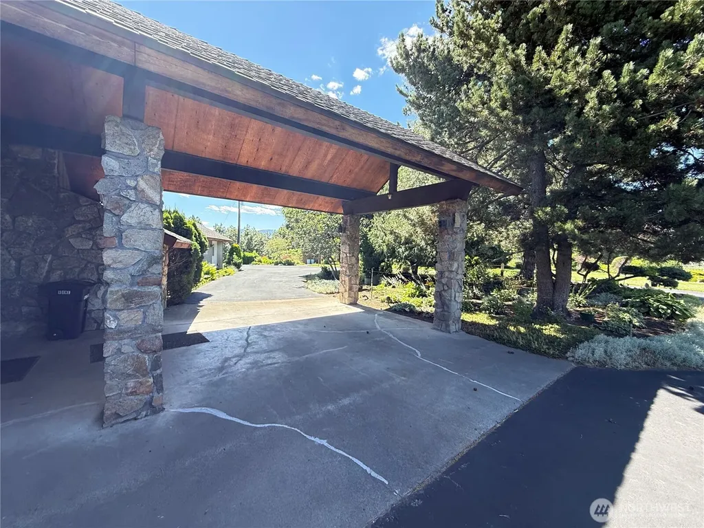 24 Valley View Drive Omak WA 98841