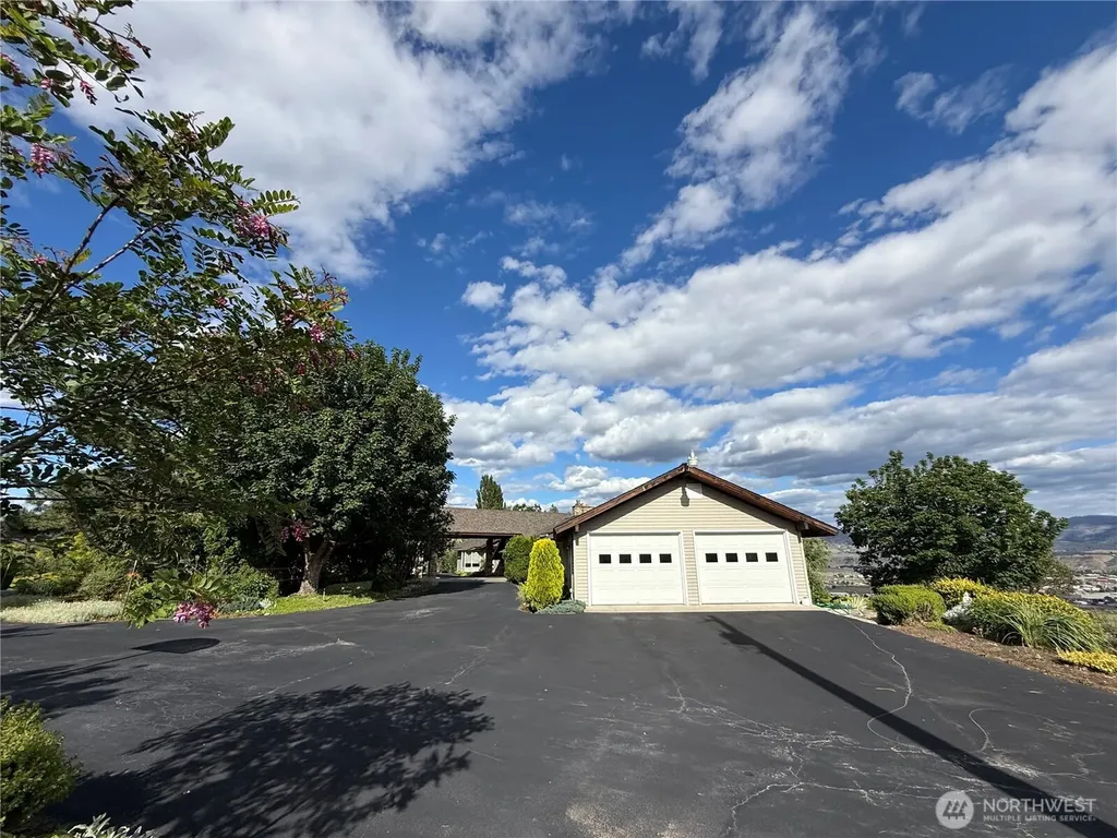 24 Valley View Drive Omak WA 98841