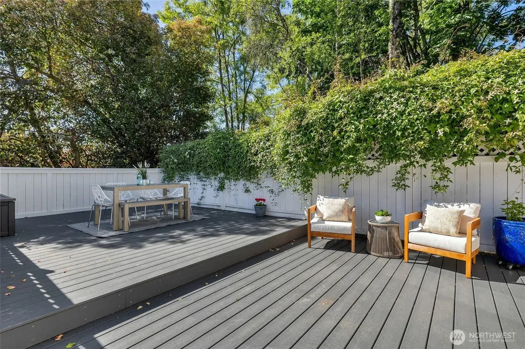9827 22nd Avenue SW Seattle WA 98106