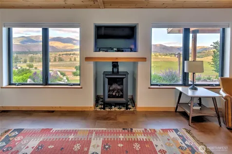 14 Patterson Lake Road Winthrop WA 98862