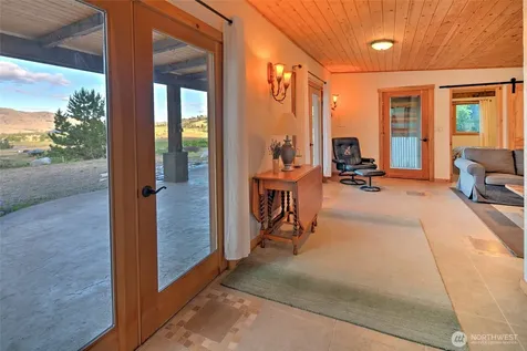 14 Patterson Lake Road Winthrop WA 98862