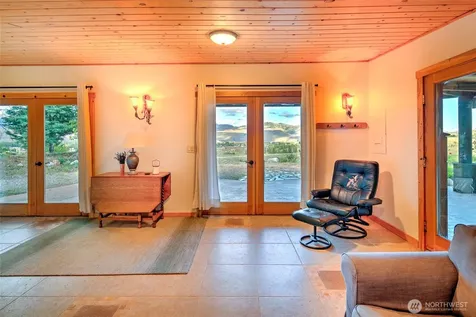 14 Patterson Lake Road Winthrop WA 98862