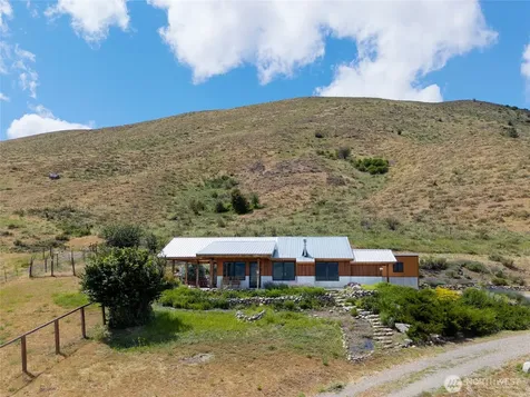 14 Patterson Lake Road Winthrop WA 98862