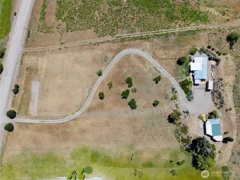 14 Patterson Lake Road Winthrop WA 98862