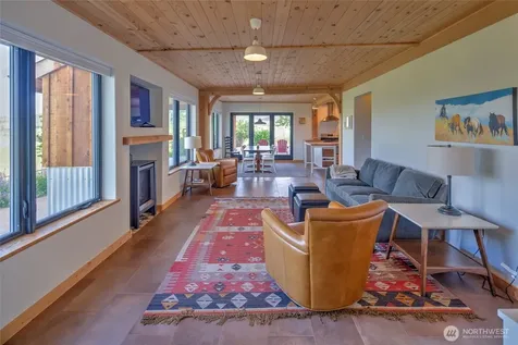 14 Patterson Lake Road Winthrop WA 98862