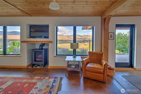 14 Patterson Lake Road Winthrop WA 98862