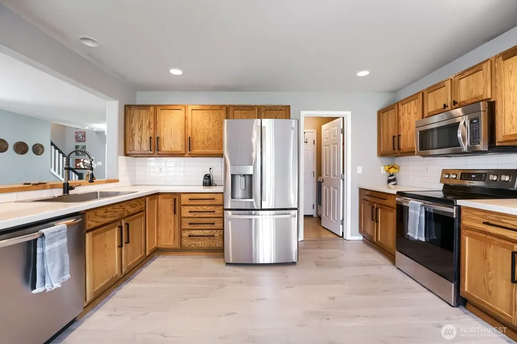 23433 SE 243rd Street Maple Valley WA 98038