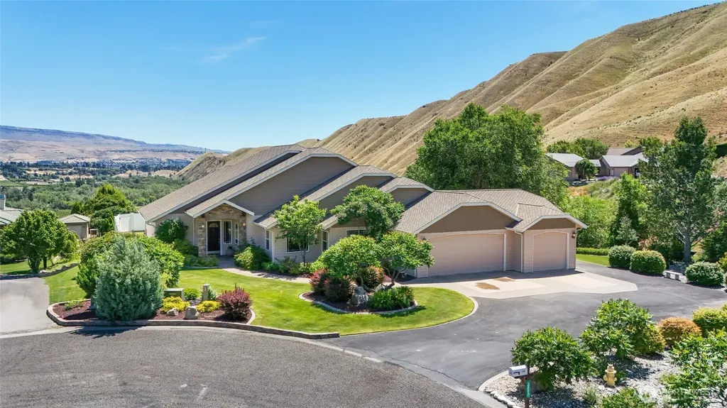 2985 Eastview Lane Wenatchee WA 98801
