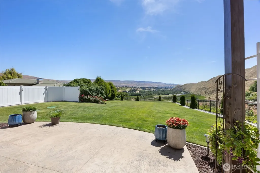 2985 Eastview Lane Wenatchee WA 98801