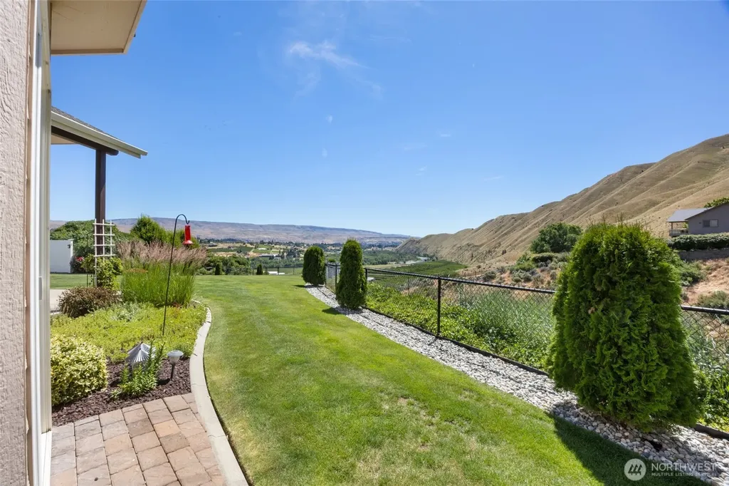 2985 Eastview Lane Wenatchee WA 98801