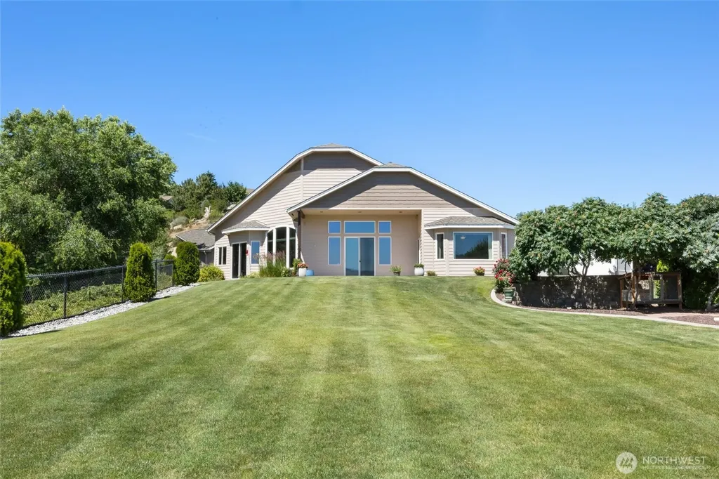 2985 Eastview Lane Wenatchee WA 98801