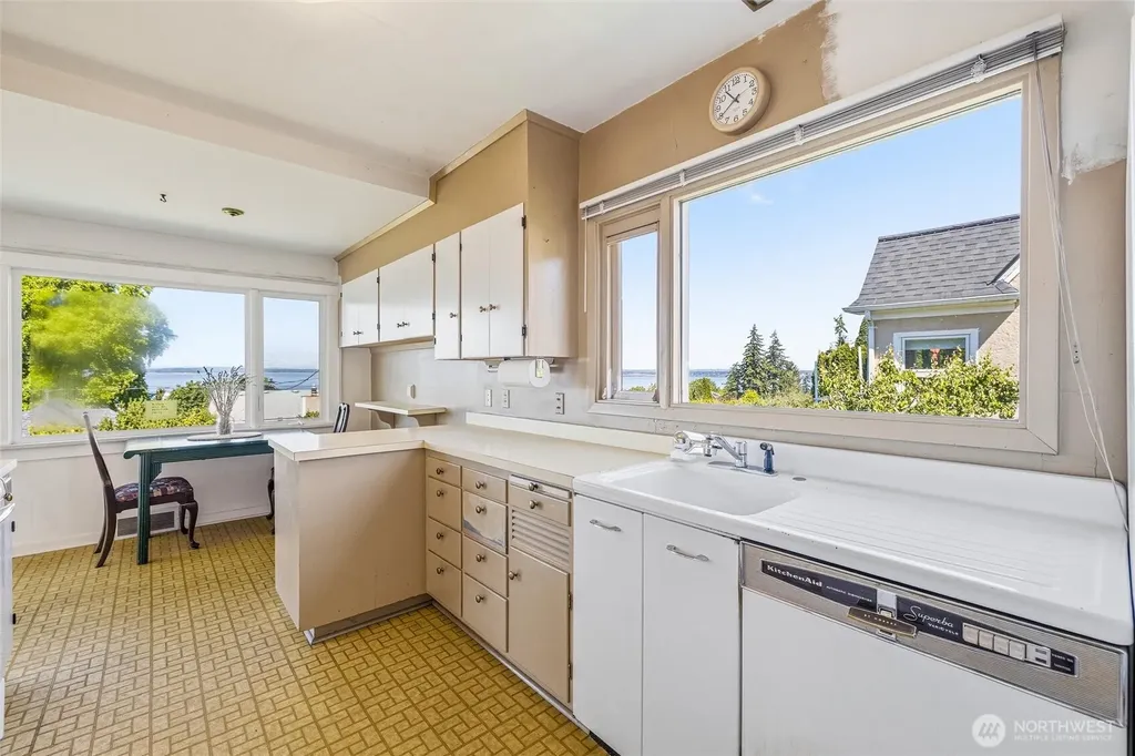 930 16th Street Bellingham WA 98225