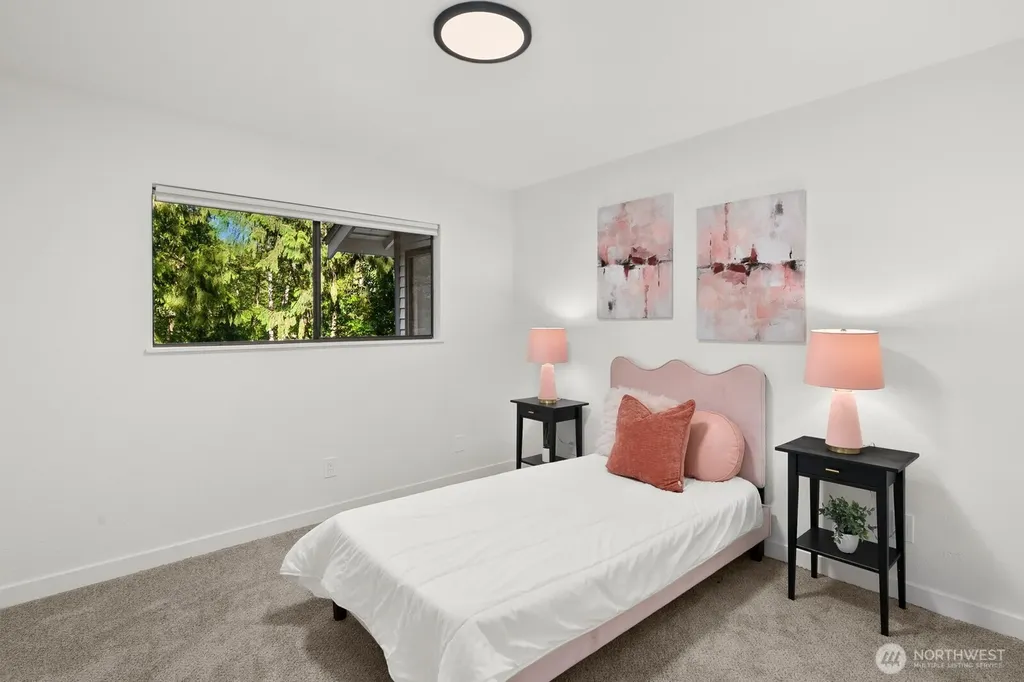 2807 NE 183rd Street Lake Forest Park WA 98155