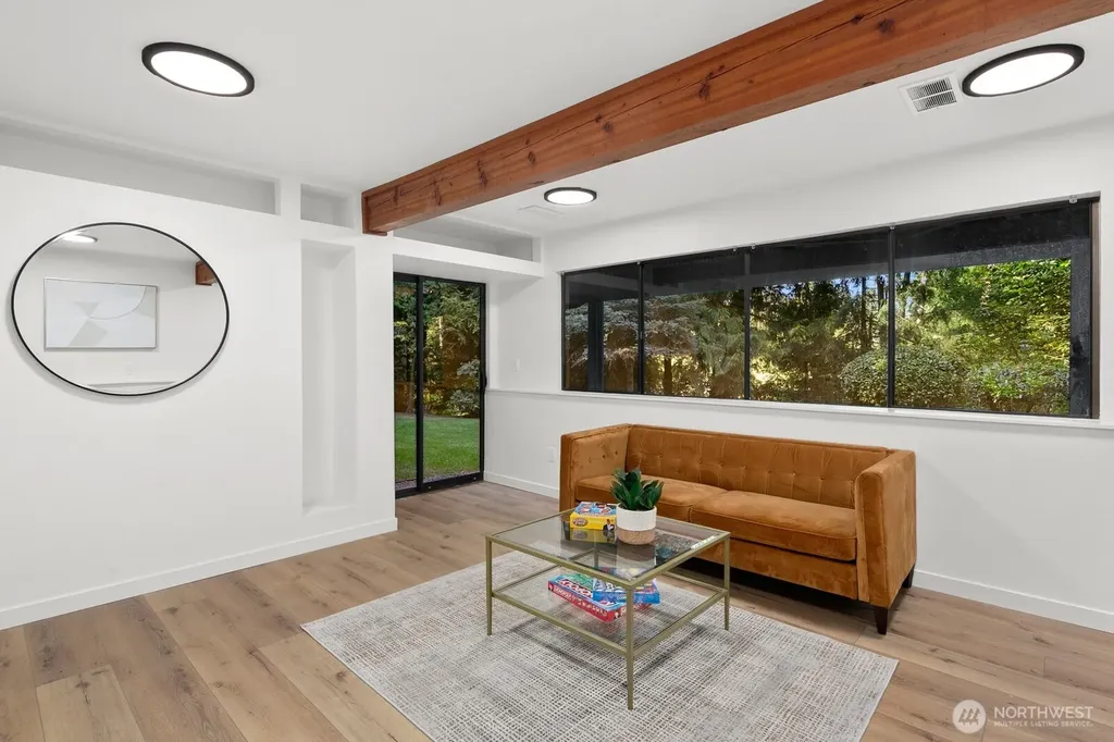 2807 NE 183rd Street Lake Forest Park WA 98155