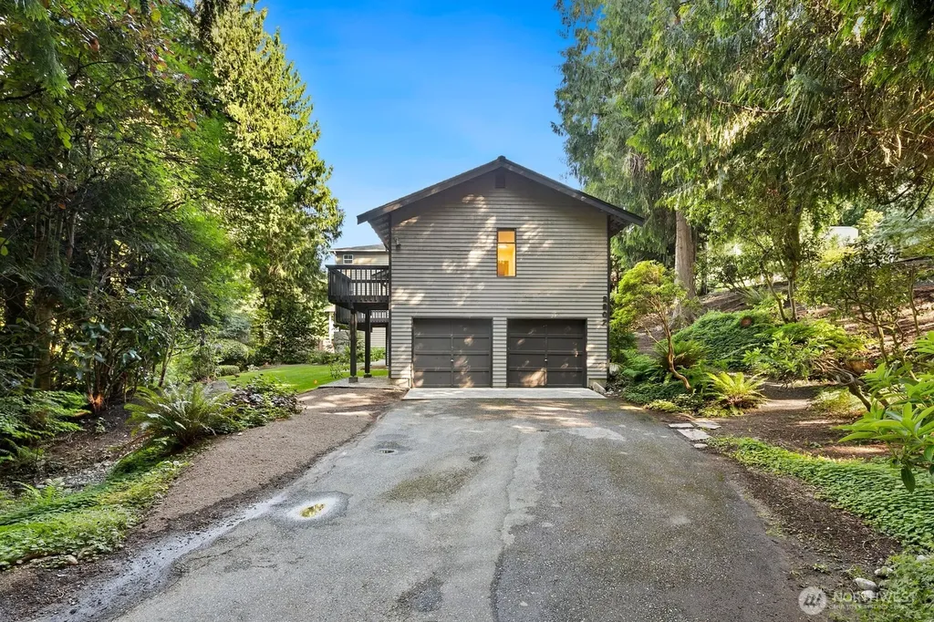 2807 NE 183rd Street Lake Forest Park WA 98155