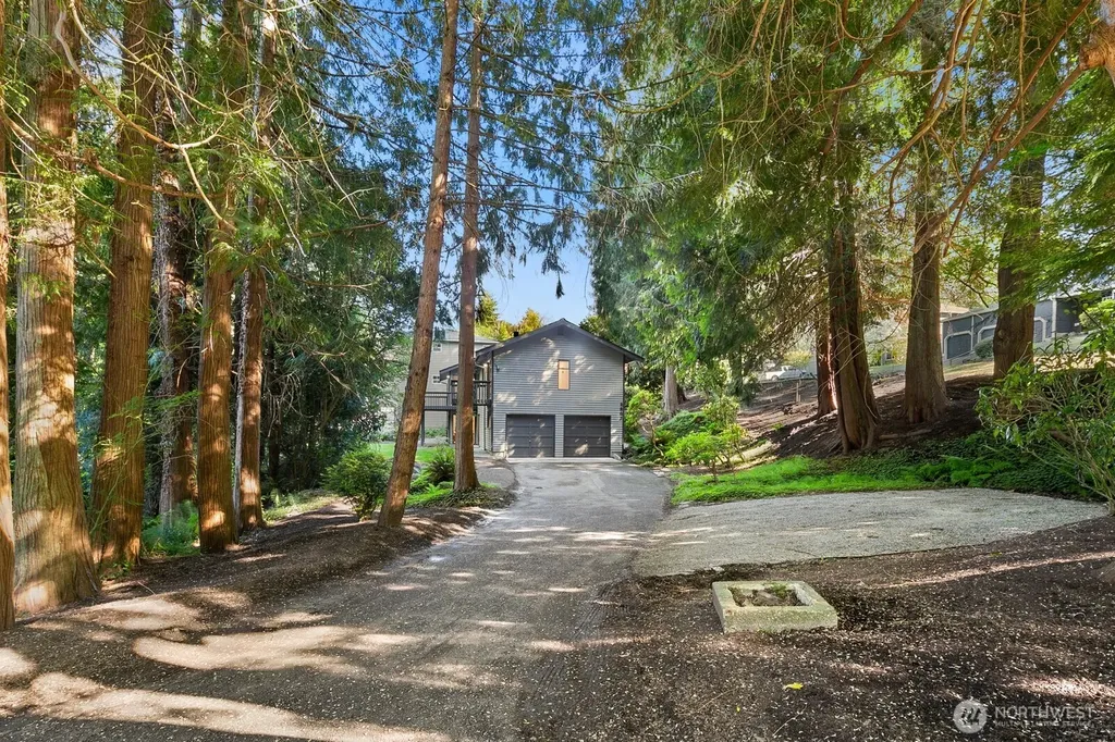 2807 NE 183rd Street Lake Forest Park WA 98155