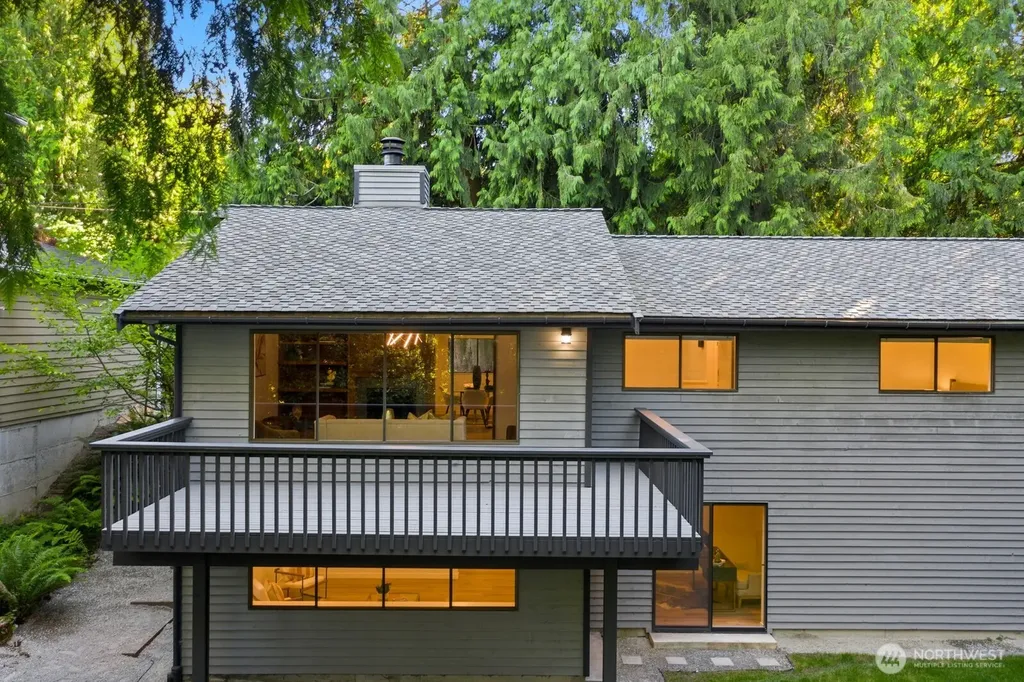 2807 NE 183rd Street Lake Forest Park WA 98155