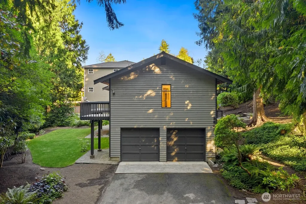 2807 NE 183rd Street Lake Forest Park WA 98155