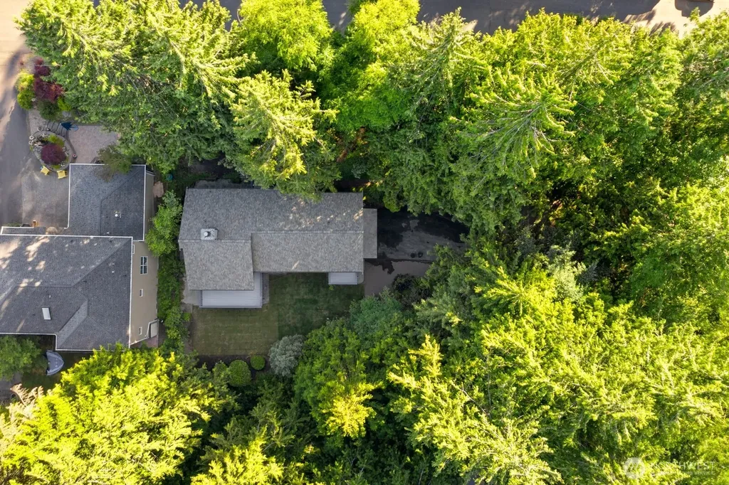 2807 NE 183rd Street Lake Forest Park WA 98155