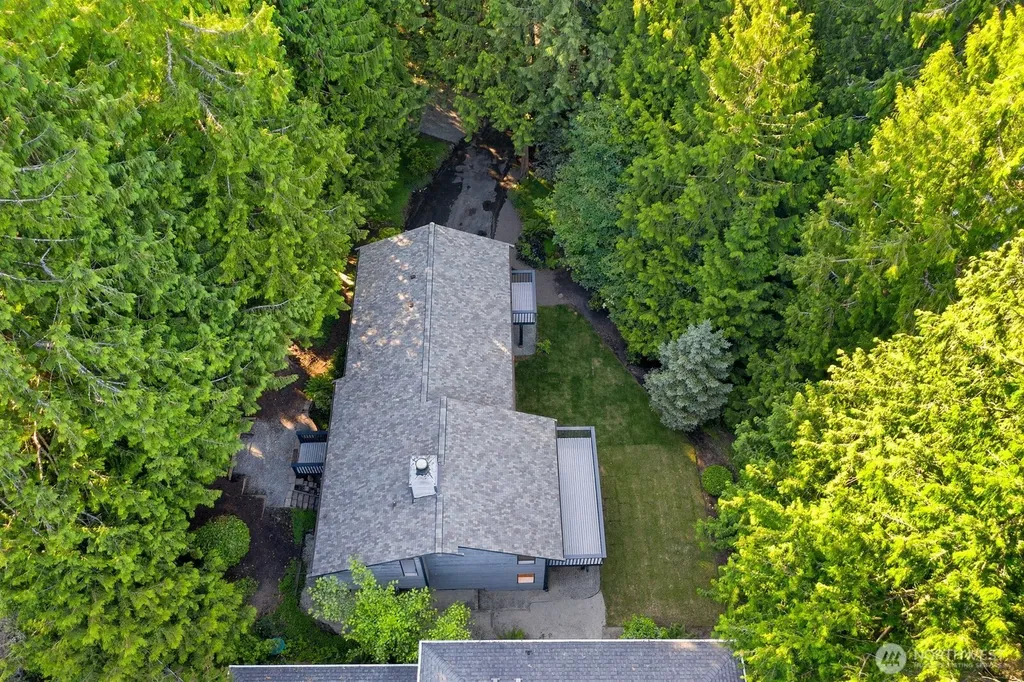 2807 NE 183rd Street Lake Forest Park WA 98155