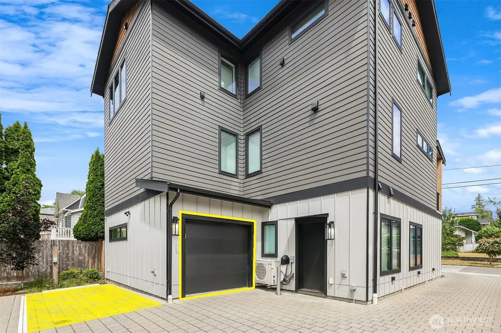 6735 11th Avenue NW Seattle WA 98117
