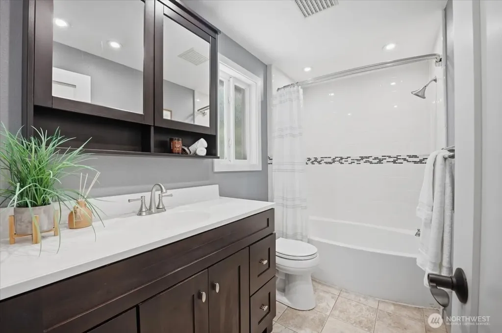 6220 145th Street NE Redmond WA 98052