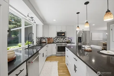 6220 145th Street NE Redmond WA 98052