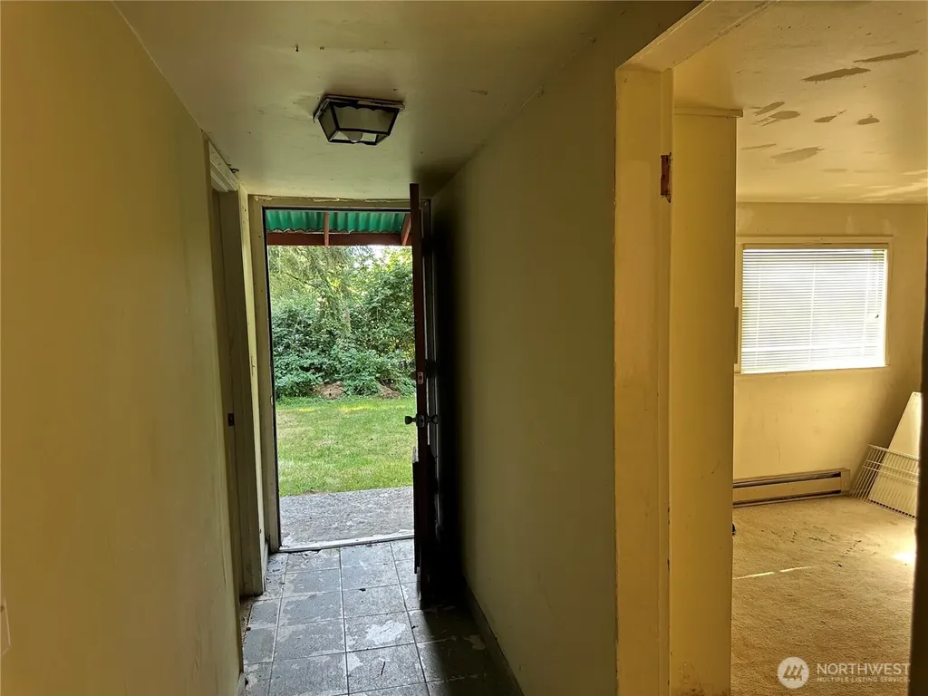 15833 15th Avenue NE Shoreline WA 98155