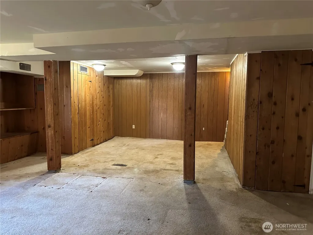 15833 15th Avenue NE Shoreline WA 98155