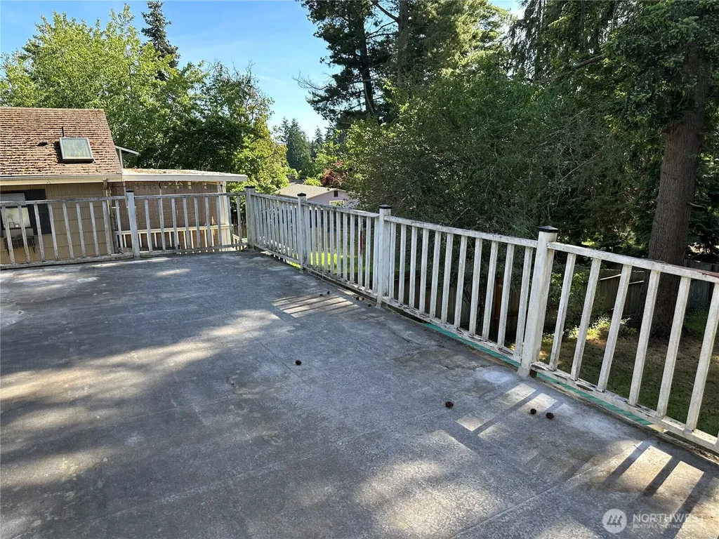 15833 15th Avenue NE Shoreline WA 98155