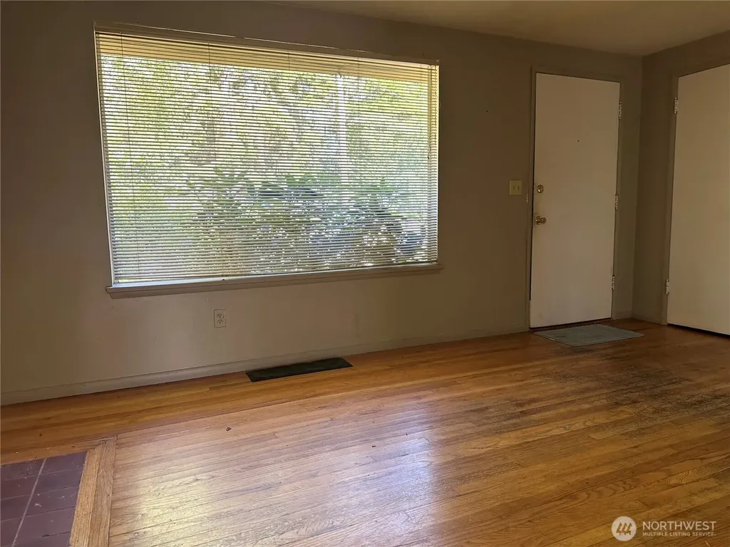 15833 15th Avenue NE Shoreline WA 98155