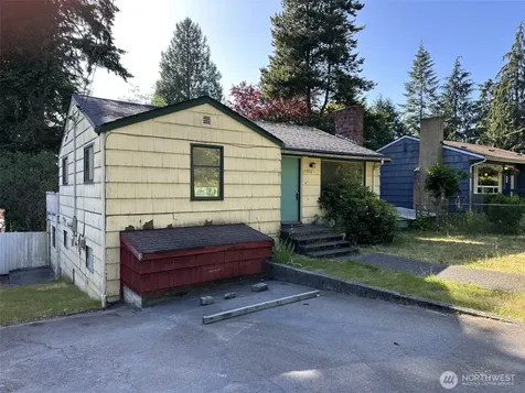 15833 15th Avenue NE Shoreline WA 98155