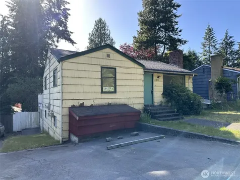 15833 15th Avenue NE Shoreline WA 98155