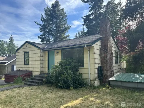 15833 15th Avenue NE Shoreline WA 98155