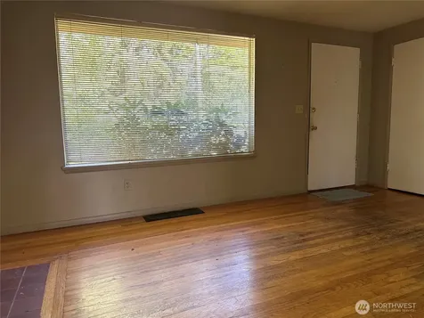 15833 15th Avenue NE Shoreline WA 98155