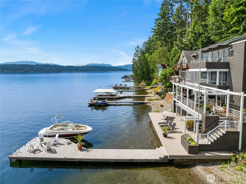 2240 W Lake Sammamish Pkwy NE Redmond WA 98052