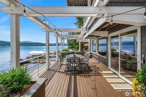 2240 W Lake Sammamish Pkwy NE Redmond WA 98052
