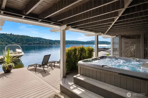 2240 W Lake Sammamish Pkwy NE Redmond WA 98052