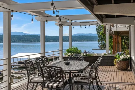 2240 W Lake Sammamish Pkwy NE Redmond WA 98052
