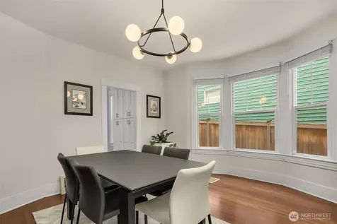 325 23rd Avenue E Seattle WA 98112