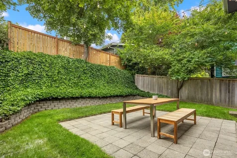 325 23rd Avenue E Seattle WA 98112