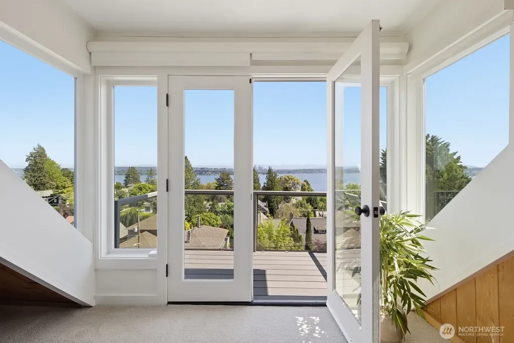 1618 37th Avenue Seattle WA 98122
