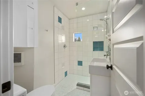 1618 37th Avenue Seattle WA 98122