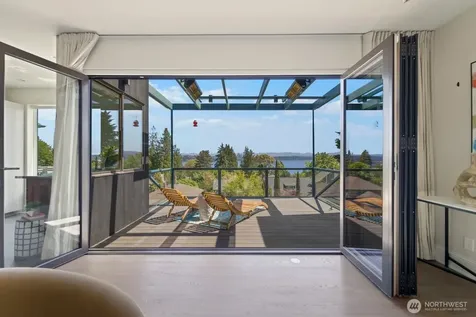 1618 37th Avenue Seattle WA 98122