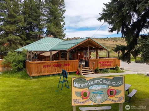 28 Highway 20 Highway Winthrop WA 98862