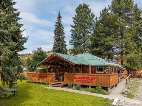 28 Highway 20 Highway Winthrop WA 98862