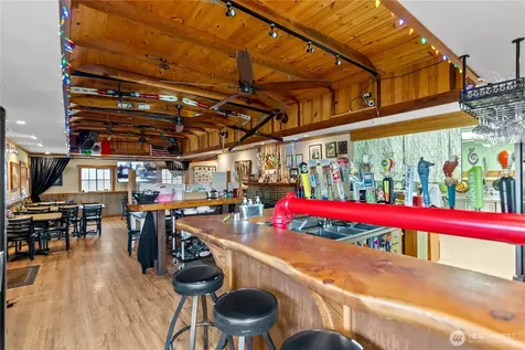28 Highway 20 Highway Winthrop WA 98862