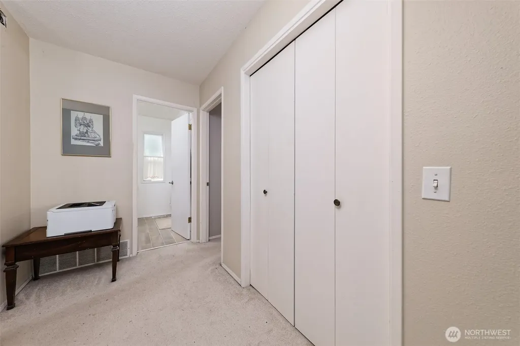 18701 10th Avenue NE Poulsbo WA 98370